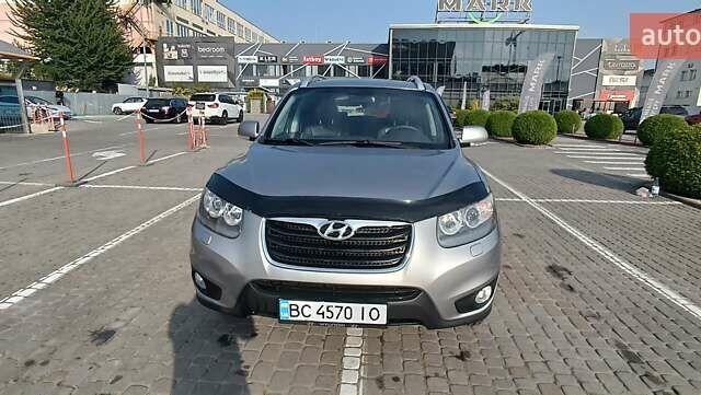 Сірий Хендай Санта Фе, об'ємом двигуна 2.36 л та пробігом 183 тис. км за 13300 $, фото 1 на Automoto.ua