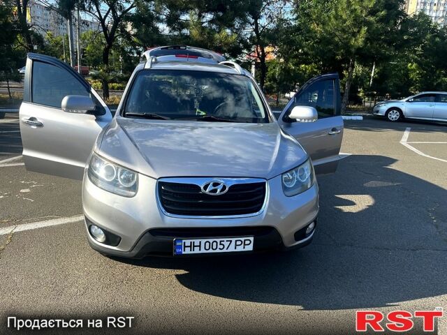 Серый Хендай Санта Фе, объемом двигателя 2.2 л и пробегом 114 тыс. км за 12100 $, фото 1 на Automoto.ua