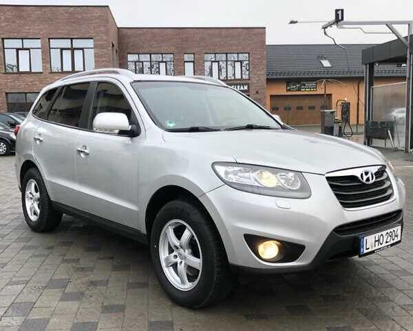 Сірий Хендай Санта Фе, об'ємом двигуна 2.2 л та пробігом 230 тис. км за 12977 $, фото 1 на Automoto.ua