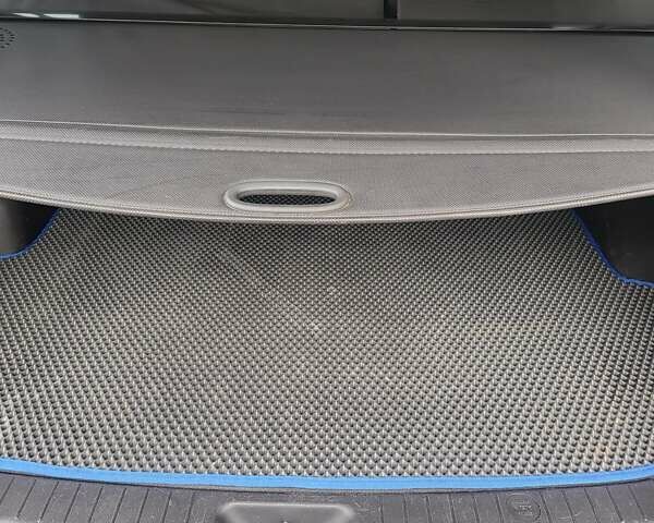 Серый Хендай Санта Фе, объемом двигателя 2.2 л и пробегом 270 тыс. км за 13500 $, фото 1 на Automoto.ua