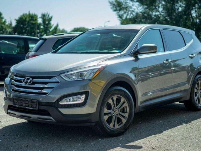 Серый Хендай Санта Фе, объемом двигателя 2.4 л и пробегом 146 тыс. км за 8300 $, фото 1 на Automoto.ua