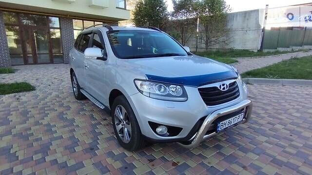 Серый Хендай Санта Фе, объемом двигателя 2.2 л и пробегом 125 тыс. км за 15200 $, фото 1 на Automoto.ua