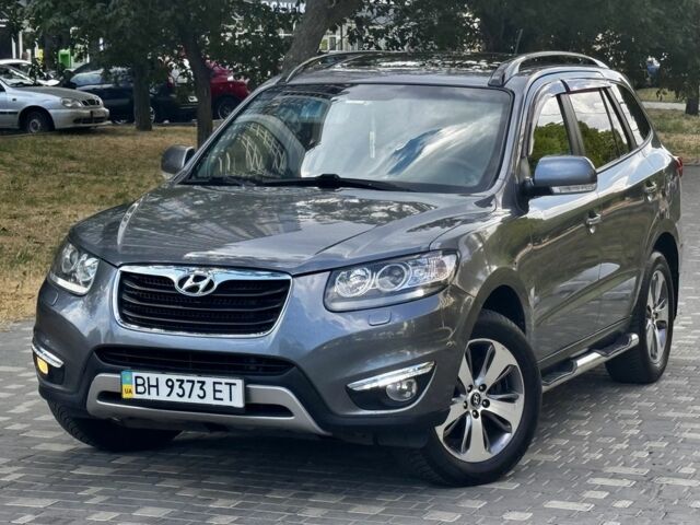 Серый Хендай Санта Фе, объемом двигателя 2.2 л и пробегом 190 тыс. км за 12950 $, фото 1 на Automoto.ua