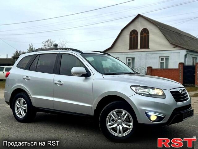 Хендай Санта Фе 2012 в Ахтырке на Automoto.ua Серый Хендай Санта Фе, объемом двигателя 2.4 л и пробегом 142 тыс. км за 11900 $, фото 1 на Automoto.ua