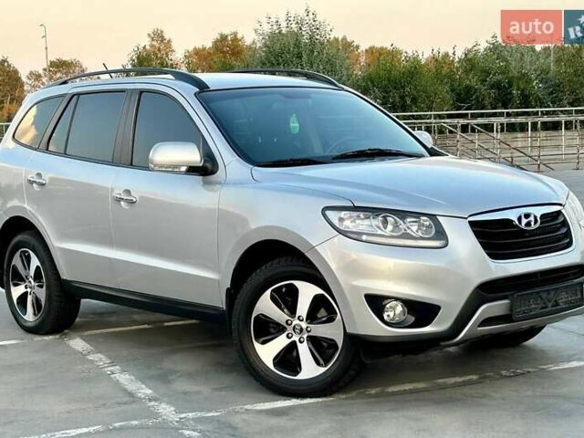 Сірий Хендай Санта Фе, об'ємом двигуна 2.2 л та пробігом 269 тис. км за 13900 $, фото 1 на Automoto.ua