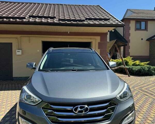 Серый Хендай Санта Фе, объемом двигателя 2.2 л и пробегом 250 тыс. км за 15900 $, фото 1 на Automoto.ua