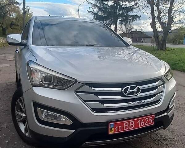 Хендай Санта Фе 2013 в Могилев-Подольском на Automoto.ua Серый Хендай Санта Фе, объемом двигателя 2.2 л и пробегом 209 тыс. км за 17600 $, фото 1 на Automoto.ua