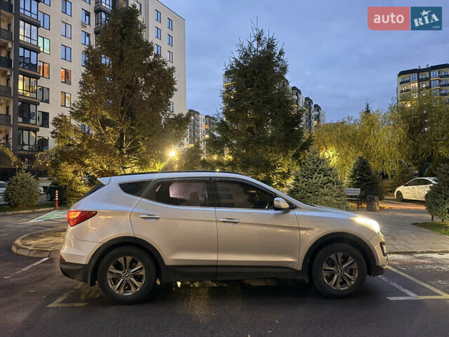 Серый Хендай Санта Фе, объемом двигателя 2.36 л и пробегом 227 тыс. км за 13900 $, фото 1 на Automoto.ua