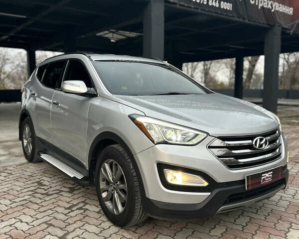 Серый Хендай Санта Фе, объемом двигателя 2 л и пробегом 212 тыс. км за 11500 $, фото 1 на Automoto.ua