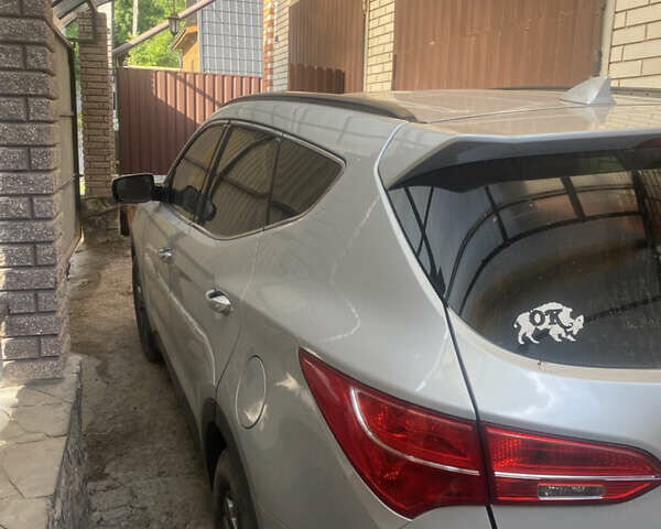 Серый Хендай Санта Фе, объемом двигателя 2.36 л и пробегом 190 тыс. км за 12000 $, фото 1 на Automoto.ua