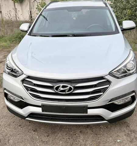 Серый Хендай Санта Фе, объемом двигателя 2 л и пробегом 126 тыс. км за 19000 $, фото 1 на Automoto.ua