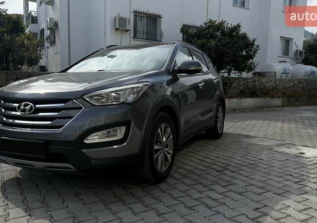 Сірий Хендай Санта Фе, об'ємом двигуна 2 л та пробігом 203 тис. км за 17500 $, фото 1 на Automoto.ua