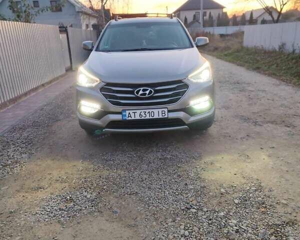 Серый Хендай Санта Фе, объемом двигателя 2.36 л и пробегом 147 тыс. км за 12550 $, фото 1 на Automoto.ua
