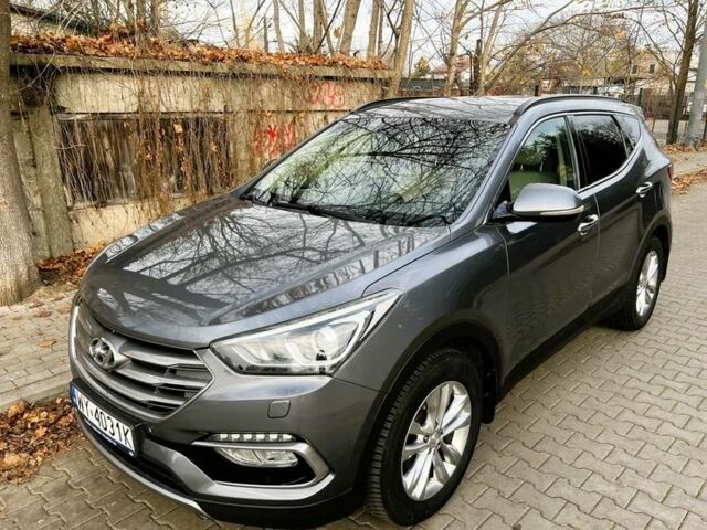 Серый Хендай Санта Фе, объемом двигателя 2 л и пробегом 168 тыс. км за 9300 $, фото 1 на Automoto.ua