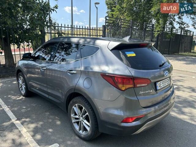 Серый Хендай Санта Фе, объемом двигателя 2.2 л и пробегом 223 тыс. км за 20250 $, фото 1 на Automoto.ua