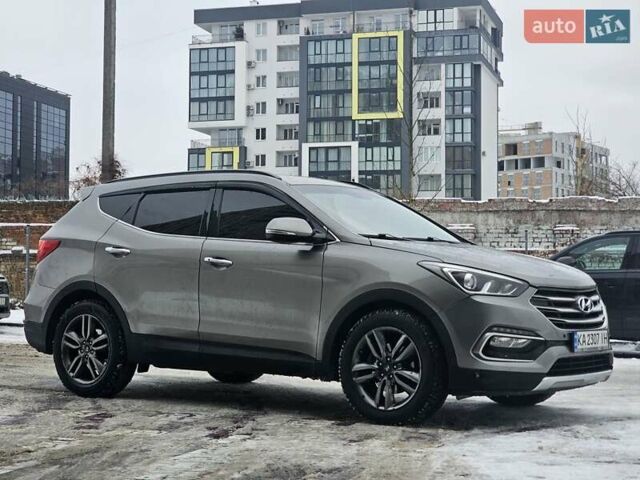 Серый Хендай Санта Фе, объемом двигателя 2.36 л и пробегом 203 тыс. км за 14700 $, фото 1 на Automoto.ua
