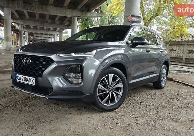 Хендай Санта Фе 2018 в Черкассах на Automoto.ua Серый Хендай Санта Фе, объемом двигателя 2 л и пробегом 134 тыс. км за 25500 $, фото 1 на Automoto.ua
