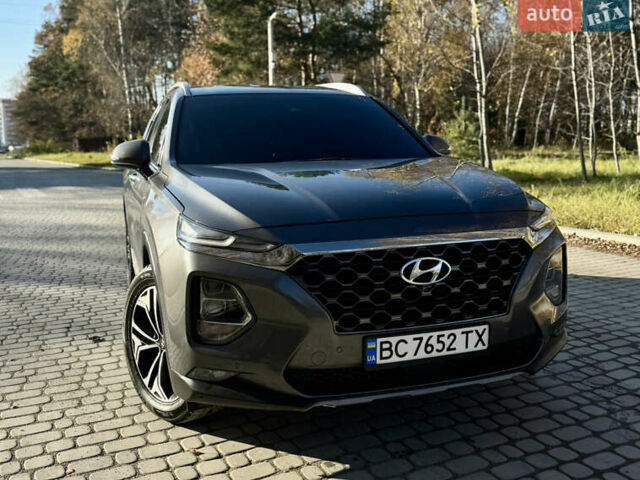 Серый Хендай Санта Фе, объемом двигателя 2 л и пробегом 148 тыс. км за 24400 $, фото 1 на Automoto.ua