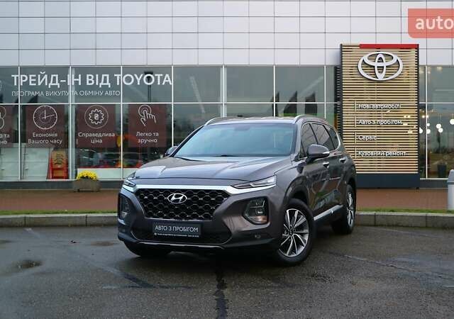 Серый Хендай Санта Фе, объемом двигателя 2.2 л и пробегом 193 тыс. км за 26268 $, фото 1 на Automoto.ua