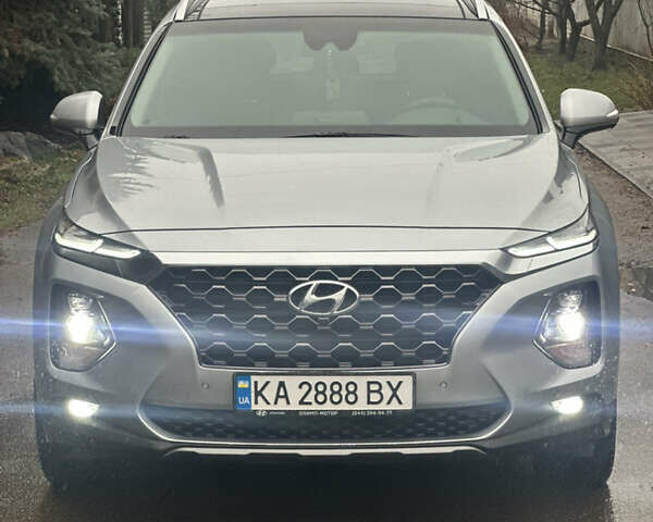 Серый Хендай Санта Фе, объемом двигателя 2.36 л и пробегом 69 тыс. км за 29900 $, фото 1 на Automoto.ua