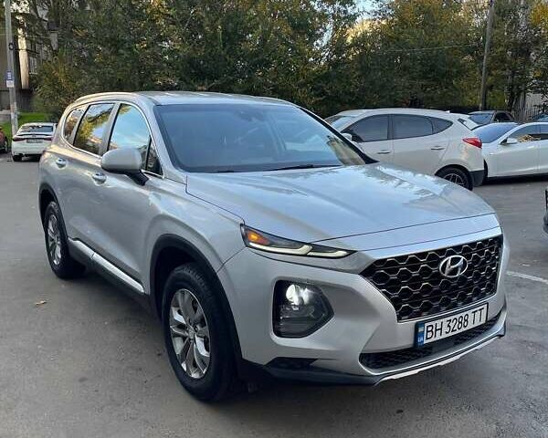 Серый Хендай Санта Фе, объемом двигателя 2.36 л и пробегом 205 тыс. км за 17500 $, фото 1 на Automoto.ua