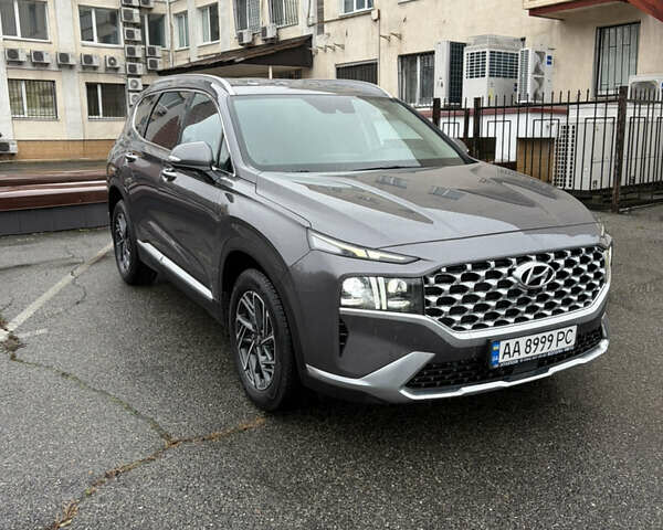 Серый Хендай Санта Фе, объемом двигателя 2.15 л и пробегом 110 тыс. км за 38000 $, фото 1 на Automoto.ua