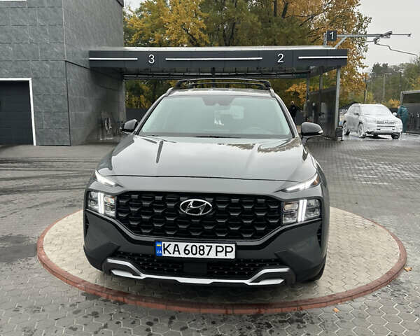Серый Хендай Санта Фе, объемом двигателя 2.5 л и пробегом 15 тыс. км за 33999 $, фото 1 на Automoto.ua