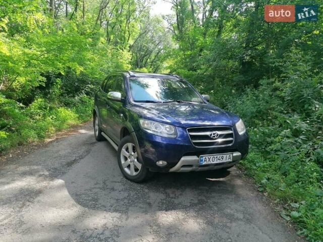 Синий Хендай Санта Фе, объемом двигателя 2.2 л и пробегом 300 тыс. км за 10500 $, фото 1 на Automoto.ua