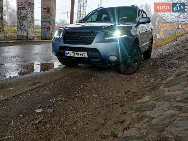 Синий Хендай Санта Фе, объемом двигателя 2.19 л и пробегом 200 тыс. км за 9000 $, фото 1 на Automoto.ua