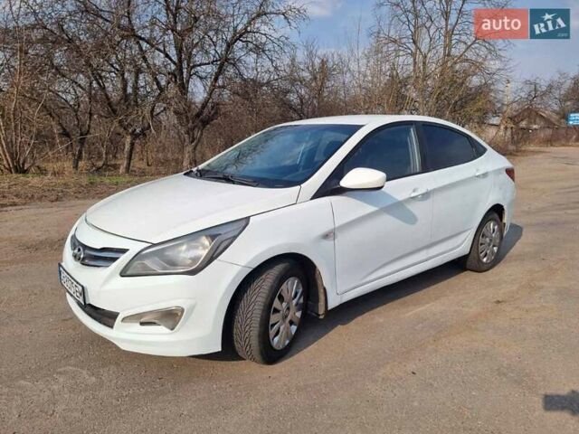 Білий Хендай Соларіс, об'ємом двигуна 1.59 л та пробігом 262 тис. км за 6000 $, фото 1 на Automoto.ua