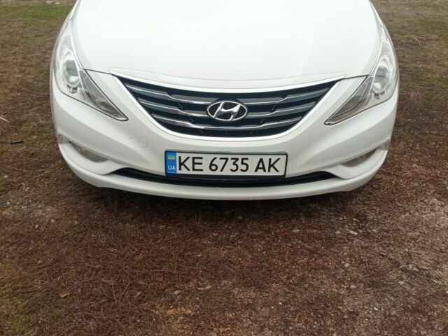 Белый Хендай Соната, объемом двигателя 2 л и пробегом 202 тыс. км за 6999 $, фото 1 на Automoto.ua