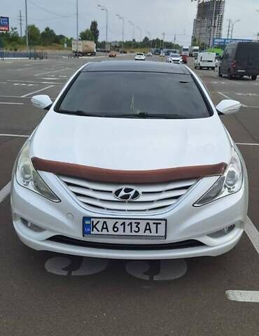 Хендай Соната 2011 в Киеве на Automoto.ua Белый Хендай Соната, объемом двигателя 2 л и пробегом 200 тыс. км за 8319 $, фото 1 на Automoto.ua