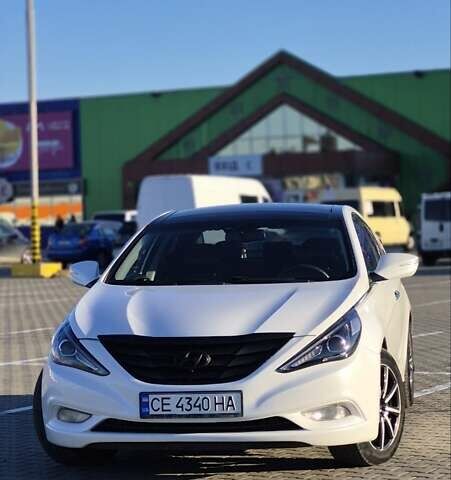 Білий Хендай Соната, об'ємом двигуна 2.36 л та пробігом 224 тис. км за 10000 $, фото 1 на Automoto.ua