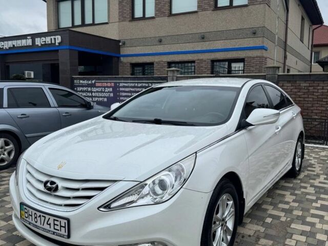 Хендай Соната 2011 в Одессе на Automoto.ua Белый Хендай Соната, объемом двигателя 2 л и пробегом 80 тыс. км за 10500 $, фото 1 на Automoto.ua