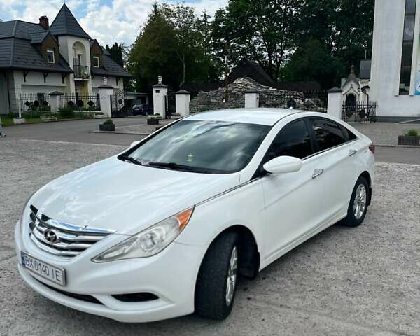 Білий Хендай Соната, об'ємом двигуна 2.4 л та пробігом 278 тис. км за 7200 $, фото 1 на Automoto.ua