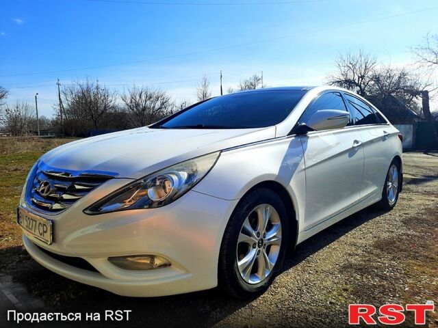 Белый Хендай Соната, объемом двигателя 2.4 л и пробегом 149 тыс. км за 10500 $, фото 1 на Automoto.ua
