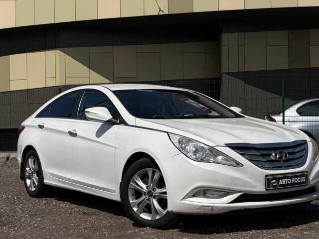 Белый Хендай Соната, объемом двигателя 0 л и пробегом 318 тыс. км за 7990 $, фото 1 на Automoto.ua