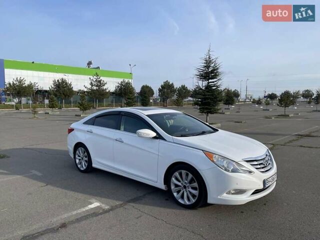 Белый Хендай Соната, объемом двигателя 2 л и пробегом 88 тыс. км за 9500 $, фото 1 на Automoto.ua