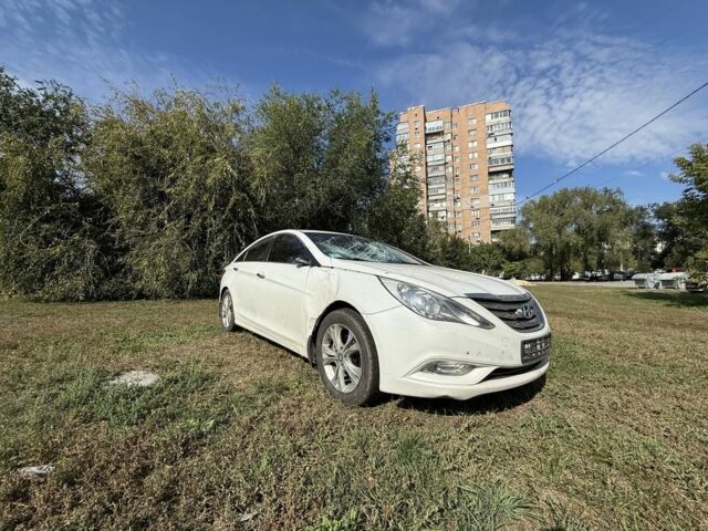 Білий Хендай Соната, об'ємом двигуна 2 л та пробігом 215 тис. км за 4416 $, фото 1 на Automoto.ua