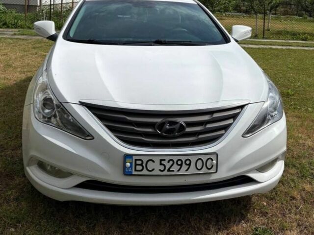 Білий Хендай Соната, об'ємом двигуна 2 л та пробігом 112 тис. км за 7200 $, фото 1 на Automoto.ua