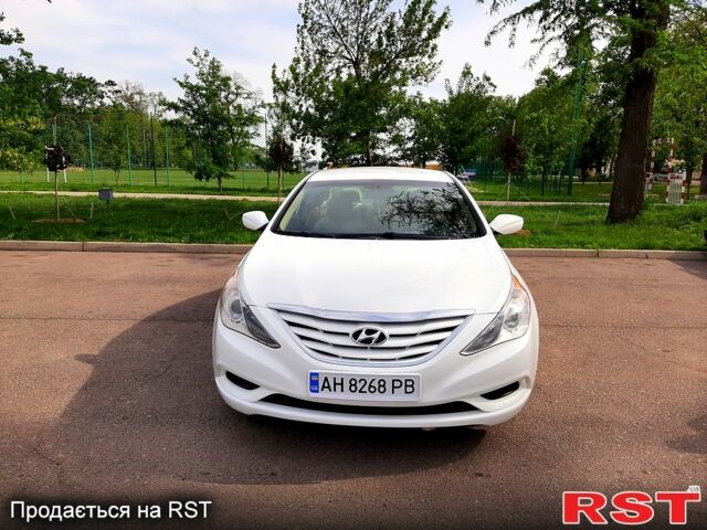 Білий Хендай Соната, об'ємом двигуна 2.4 л та пробігом 230 тис. км за 7000 $, фото 1 на Automoto.ua