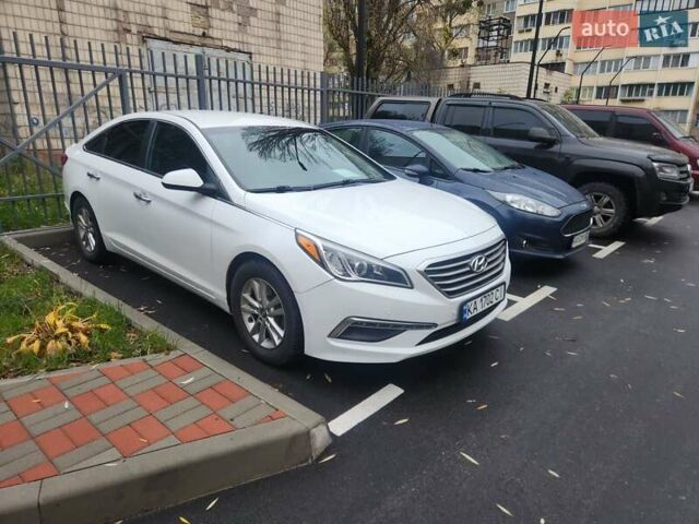 Білий Хендай Соната, об'ємом двигуна 2.4 л та пробігом 255 тис. км за 9000 $, фото 1 на Automoto.ua