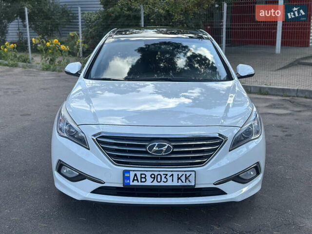 Белый Хендай Соната, объемом двигателя 2 л и пробегом 199 тыс. км за 11999 $, фото 1 на Automoto.ua