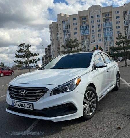 Белый Хендай Соната, объемом двигателя 2.36 л и пробегом 180 тыс. км за 8699 $, фото 1 на Automoto.ua