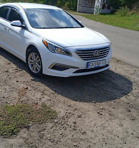 Білий Хендай Соната, об'ємом двигуна 2.36 л та пробігом 160 тис. км за 10500 $, фото 1 на Automoto.ua