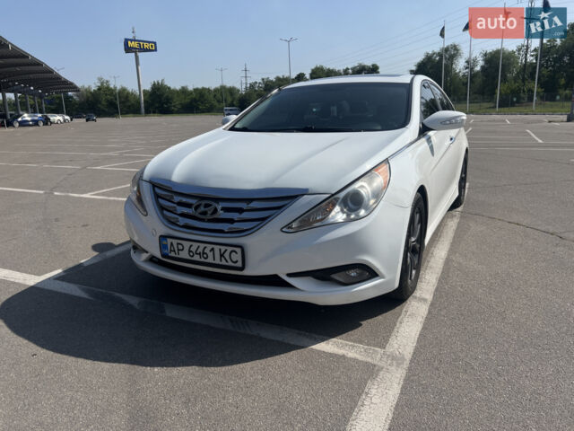 Білий Хендай Соната, об'ємом двигуна 2.36 л та пробігом 264 тис. км за 8000 $, фото 1 на Automoto.ua