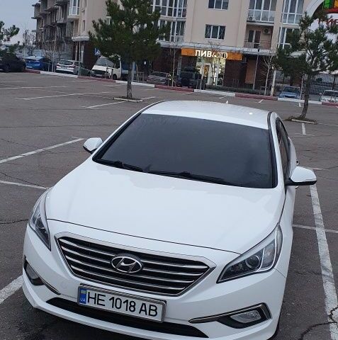 Білий Хендай Соната, об'ємом двигуна 2 л та пробігом 277 тис. км за 10000 $, фото 1 на Automoto.ua