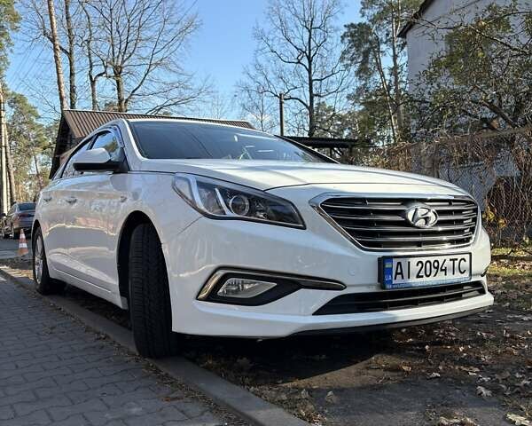 Білий Хендай Соната, об'ємом двигуна 2 л та пробігом 187 тис. км за 10200 $, фото 1 на Automoto.ua