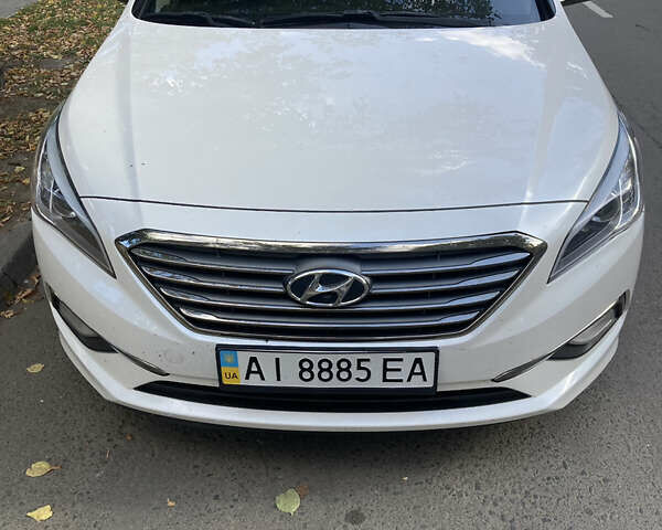 Хендай Соната 2015 в Киеве на Automoto.ua Белый Хендай Соната, объемом двигателя 2 л и пробегом 275 тыс. км за 15000 $, фото 1 на Automoto.ua