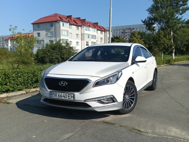 Белый Хендай Соната, объемом двигателя 2 л и пробегом 169 тыс. км за 11200 $, фото 1 на Automoto.ua